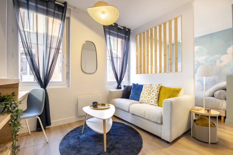 Transformation d'un studio de 26m² en T1 Bis pour mise en location courte durée à Toulouse quartier Saint-Aubin