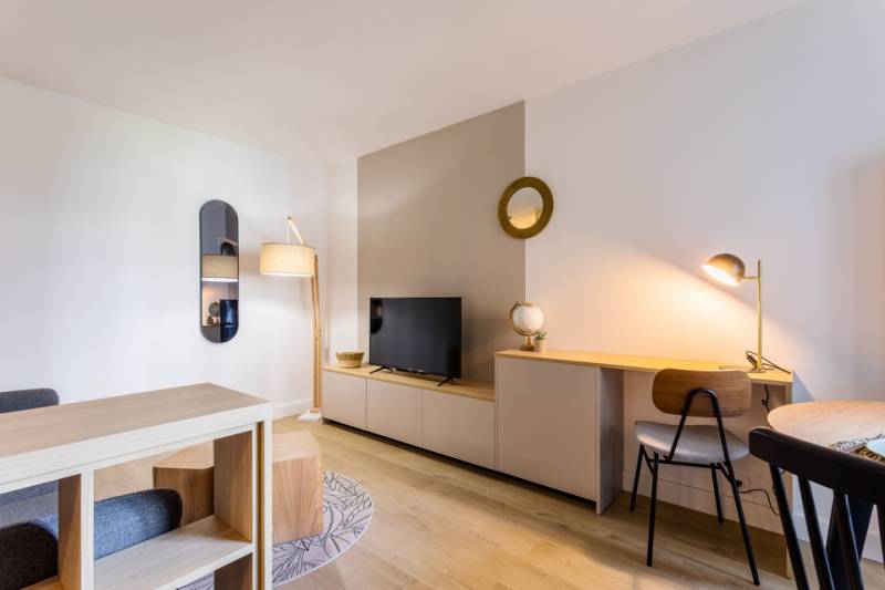 Espace TV et Bureau - photo jérome Salort