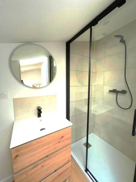 Installation douche avec paroi vitrée