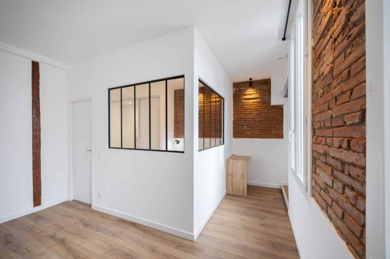 Transformation studio en T1 Bis 31 m² quartier Capitole à Toulouse dans un immeuble entièrement rénové