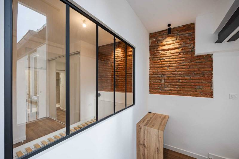 Transformation studio en T1 Bis 31 m² quartier Capitole à Toulouse dans un immeuble entièrement rénové