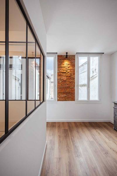 Transformation studio en T1 Bis 31 m² quartier Capitole à Toulouse dans un immeuble entièrement rénové